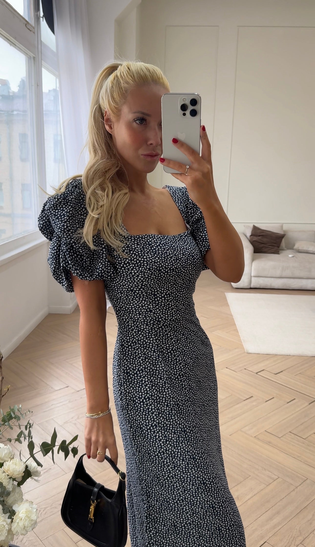 Midi dress with square neckline