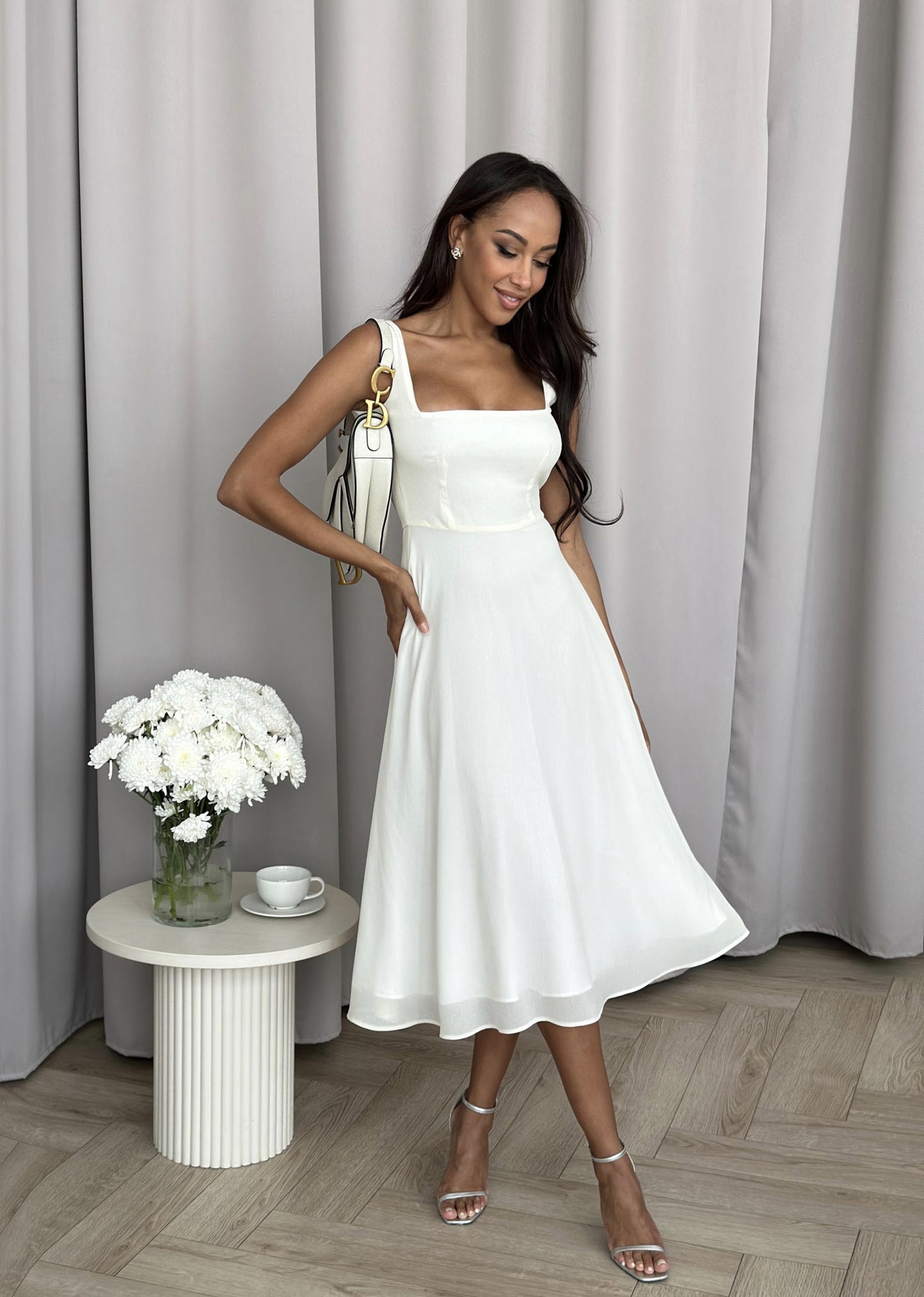 Midi dress with bob neckline (white)