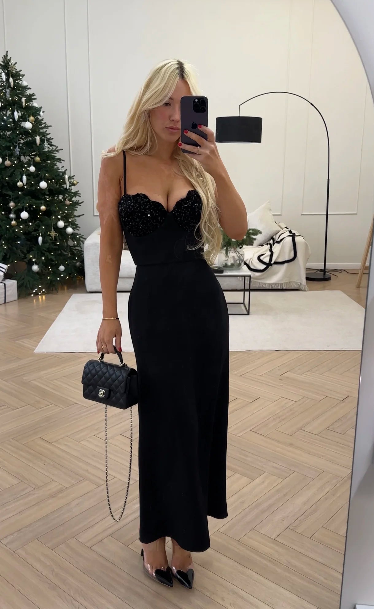 Maxi dress with bodice velvet sequins black