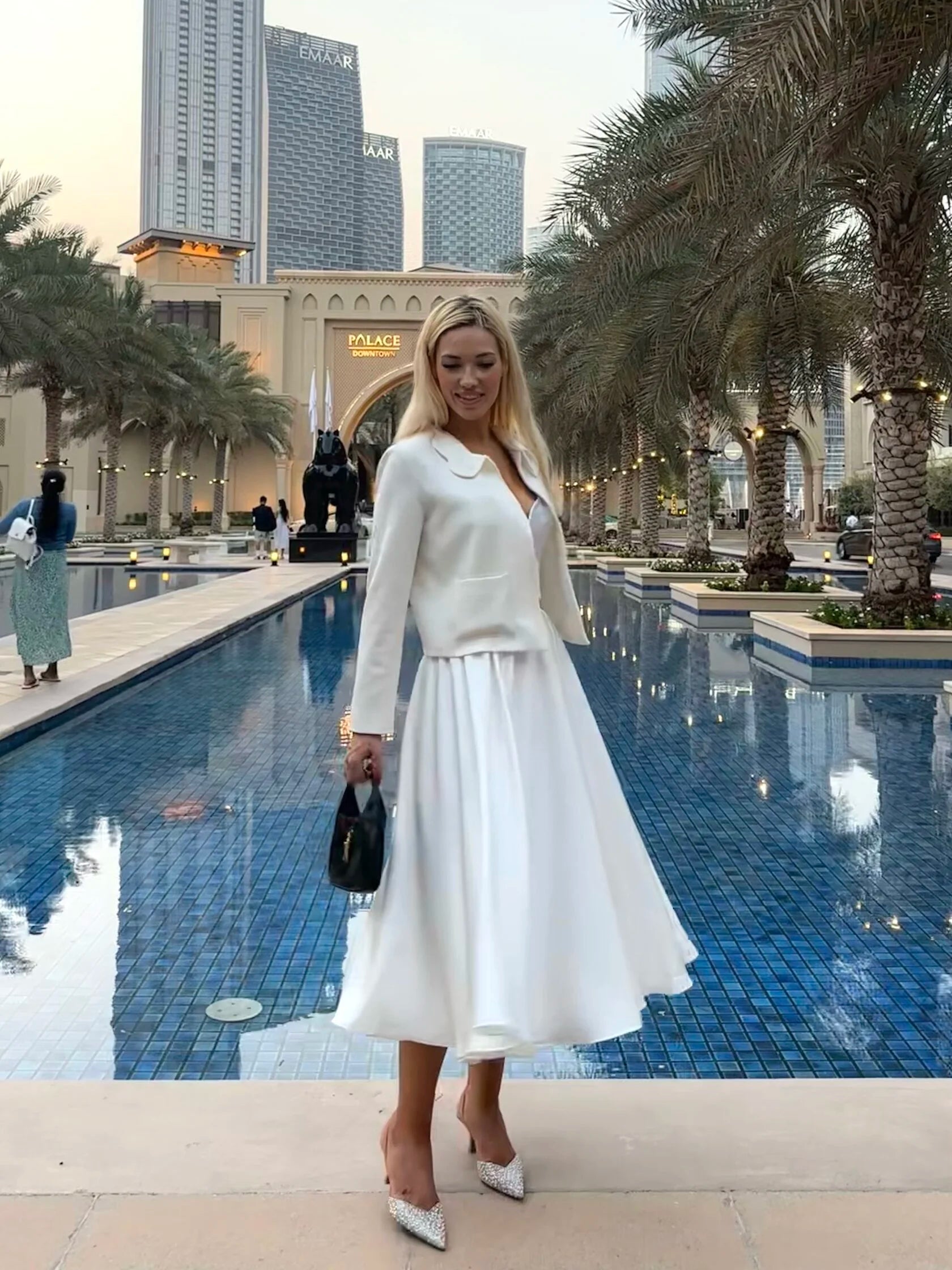 Puffy midi skirt in white