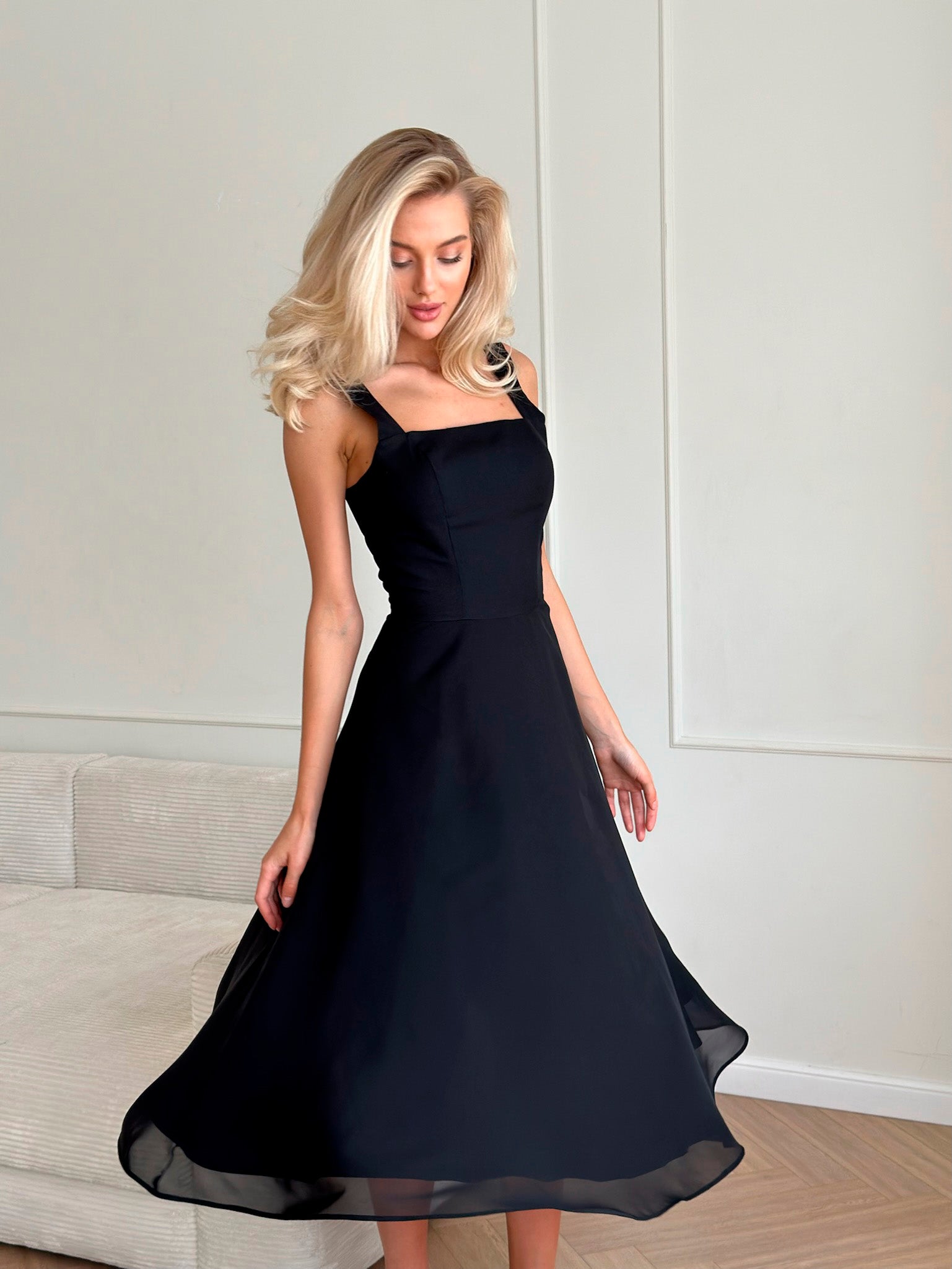 Full skirt midi dress / Black