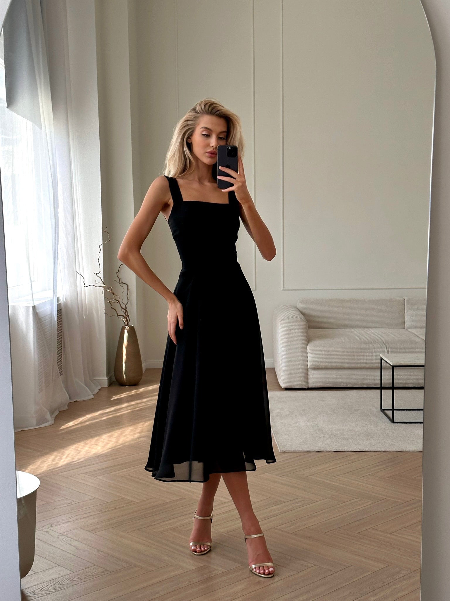 Full skirt midi dress / Black
