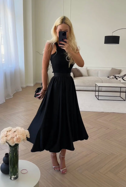 Puffy midi skirt in black