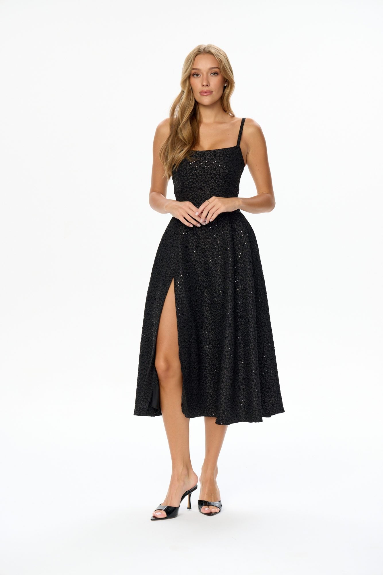 Midi dress with straps and a slit - Clipse Brand