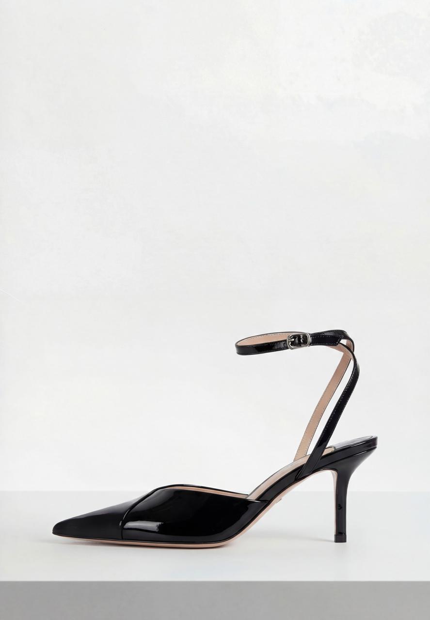 Open pumps with a strap - Clipse Brand