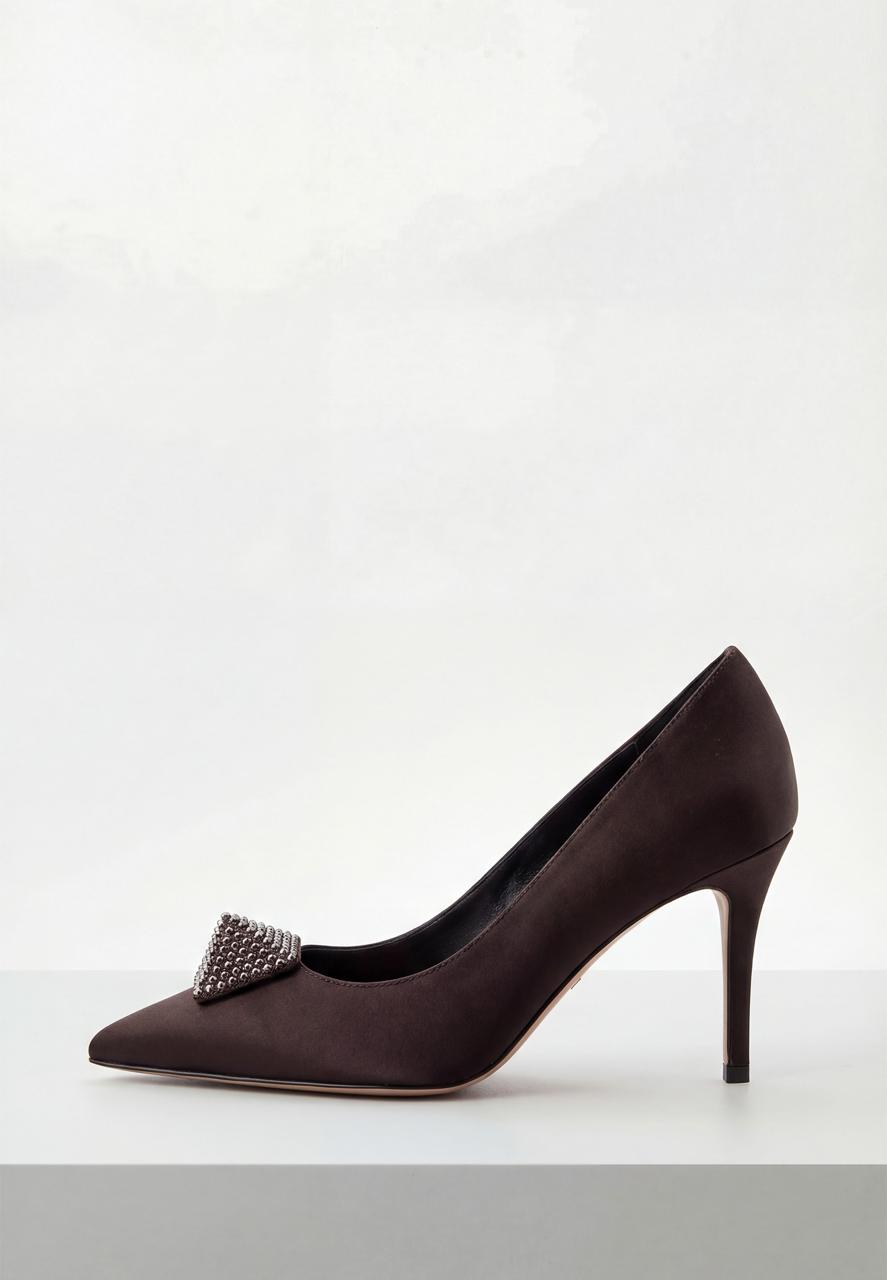 Pumps with decorative detail - Clipse Brand